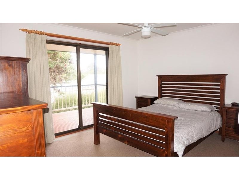 5 Leon Street, Loch Sport VIC 3851