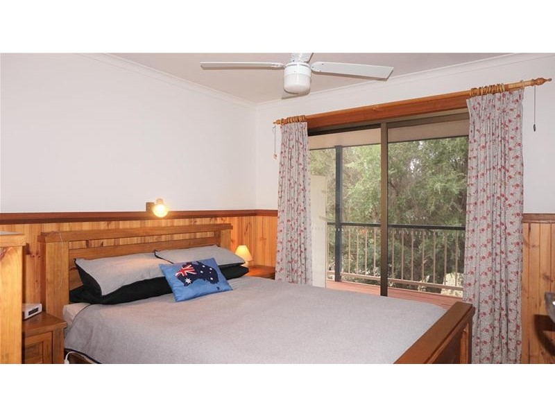 5 Leon Street, Loch Sport VIC 3851