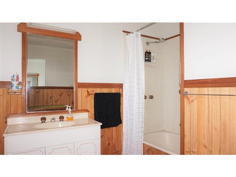 5 Leon Street, Loch Sport VIC 3851