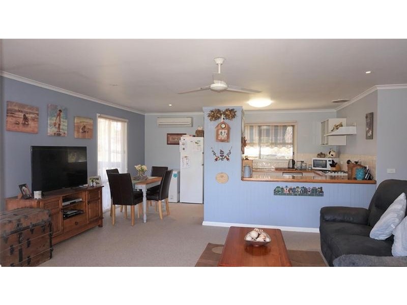 25 Bernadette Avenue, Loch Sport VIC 3851