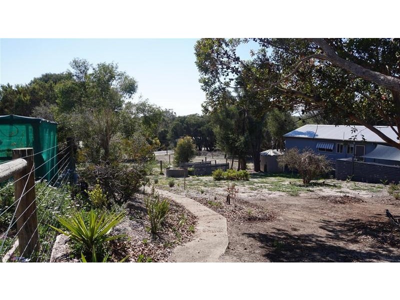 25 Bernadette Avenue, Loch Sport VIC 3851