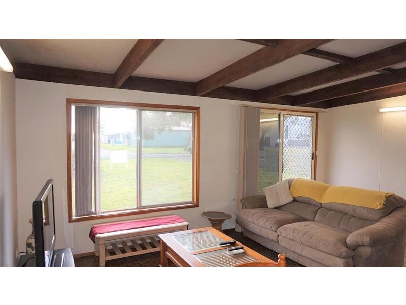 42 Campbell Street, Loch Sport VIC 3851