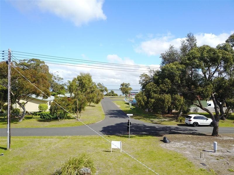42 Campbell Street, Loch Sport VIC 3851