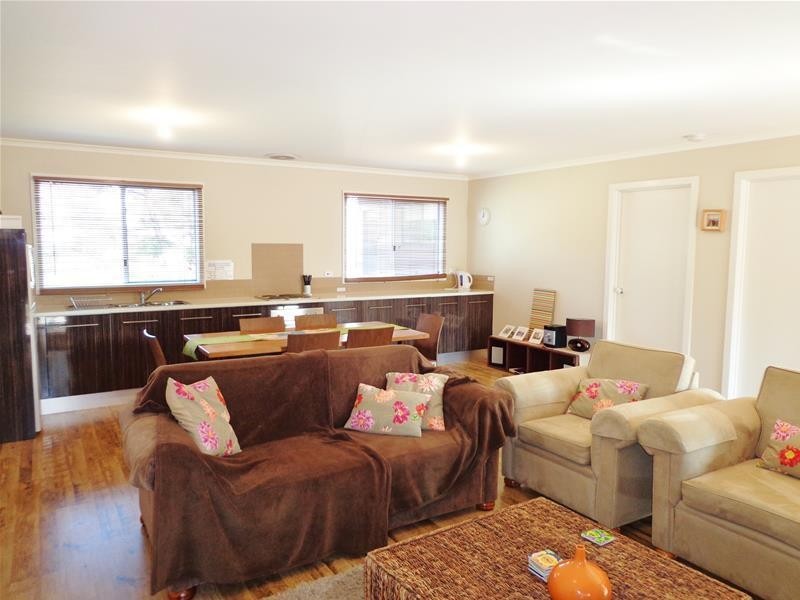 30 Kangaroo Street, Loch Sport VIC 3851