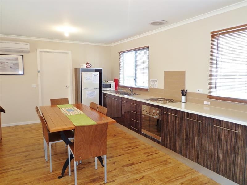 30 Kangaroo Street, Loch Sport VIC 3851