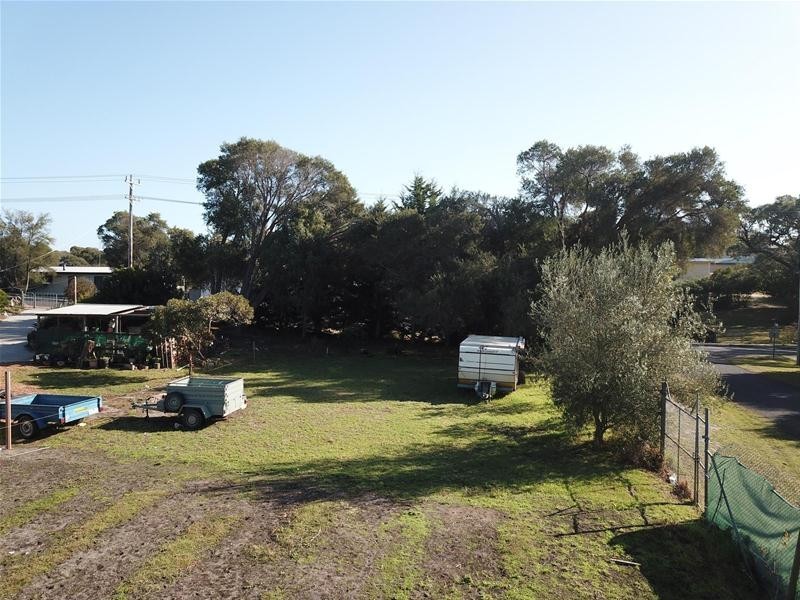50 National Park Road, Loch Sport VIC 3851