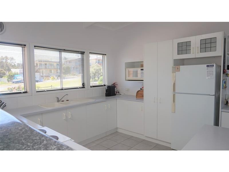 31 Marina Drive, Loch Sport VIC 3851