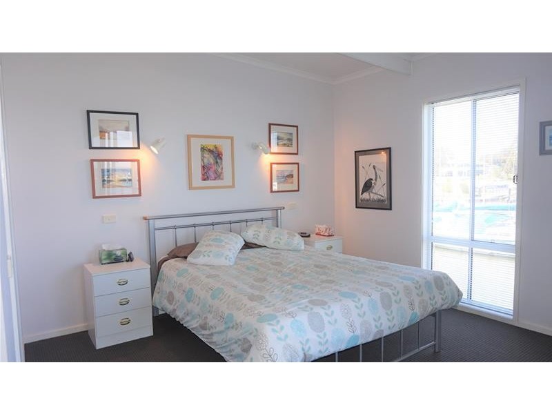 31 Marina Drive, Loch Sport VIC 3851