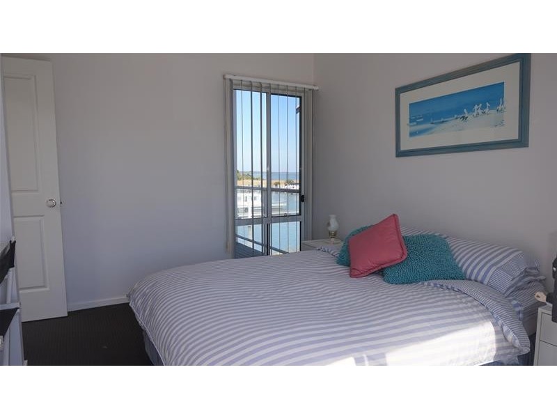 31 Marina Drive, Loch Sport VIC 3851