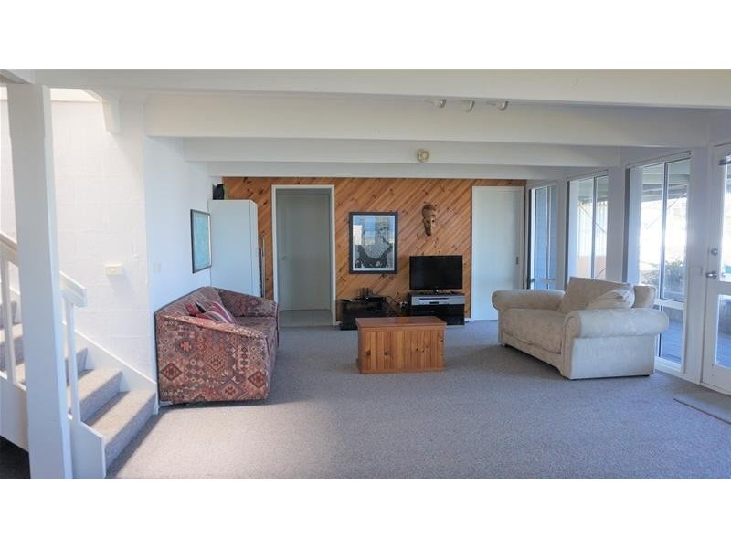 31 Marina Drive, Loch Sport VIC 3851