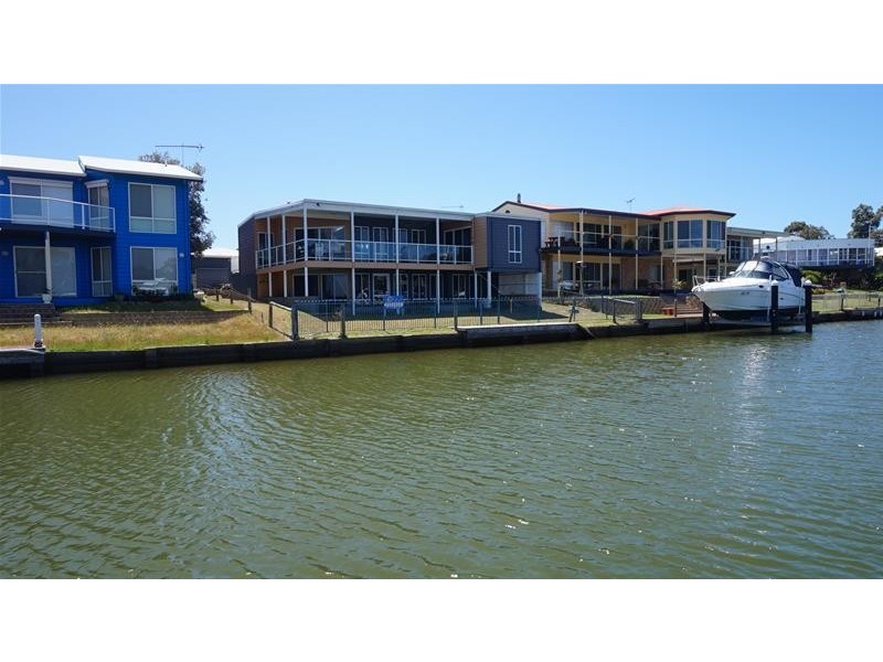 31 Marina Drive, Loch Sport VIC 3851