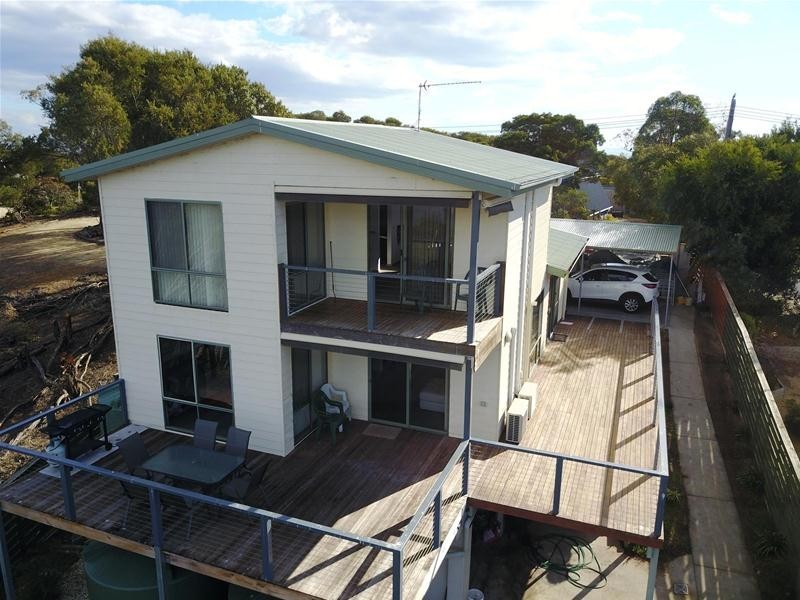 43 White Crescent, Loch Sport VIC 3851