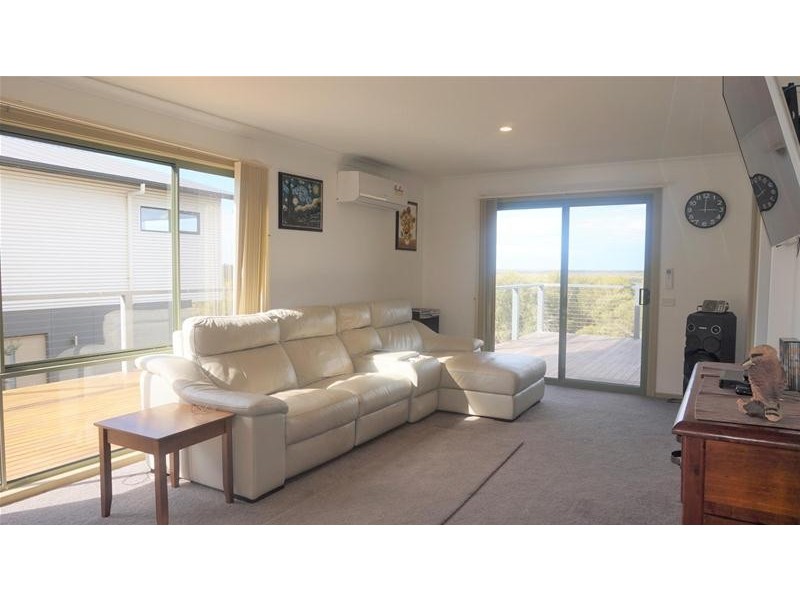 43 White Crescent, Loch Sport VIC 3851