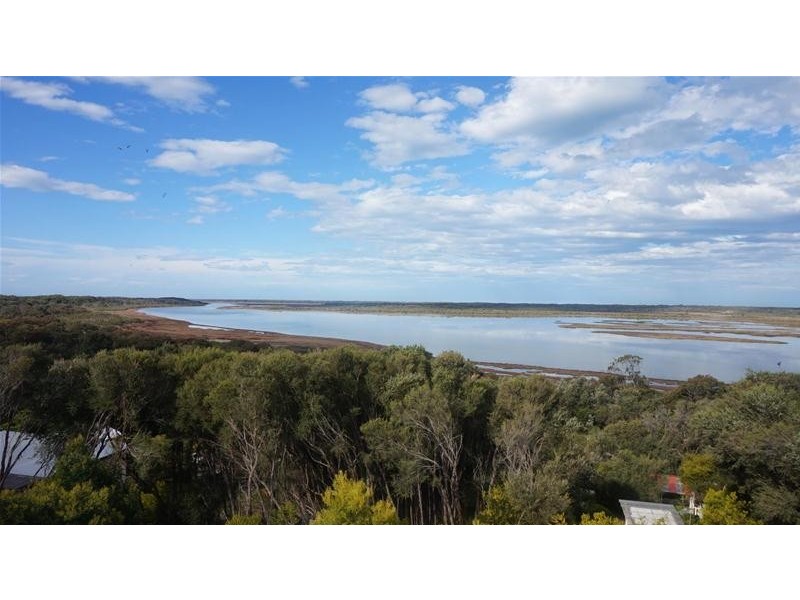 43 White Crescent, Loch Sport VIC 3851