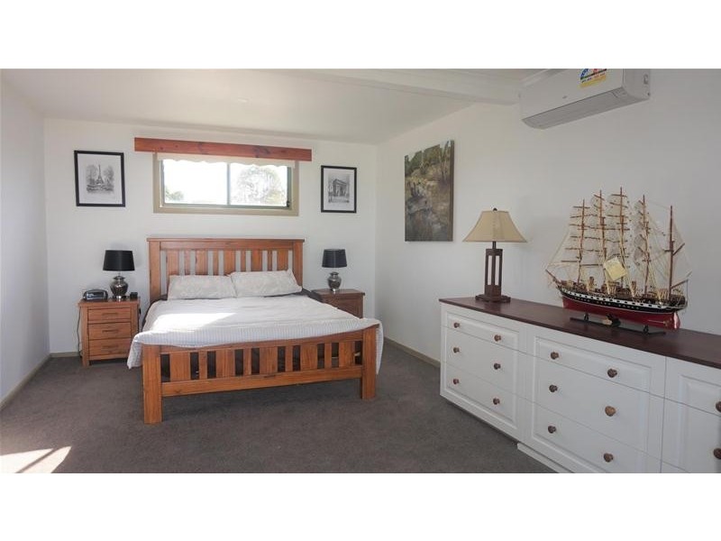 43 White Crescent, Loch Sport VIC 3851