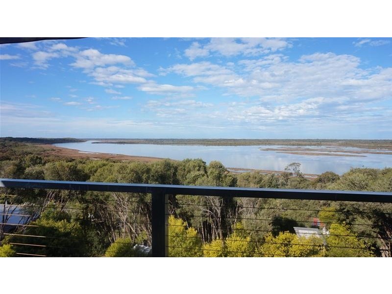 43 White Crescent, Loch Sport VIC 3851