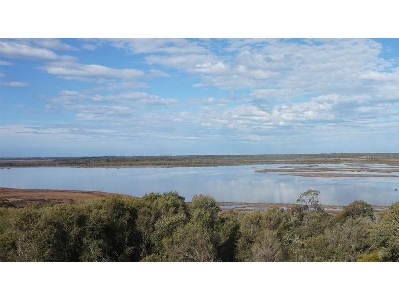 43 White Crescent, Loch Sport VIC 3851