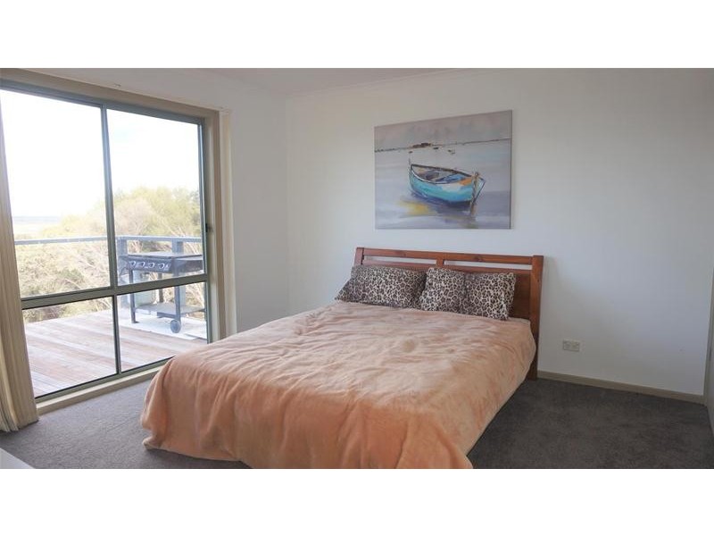 43 White Crescent, Loch Sport VIC 3851