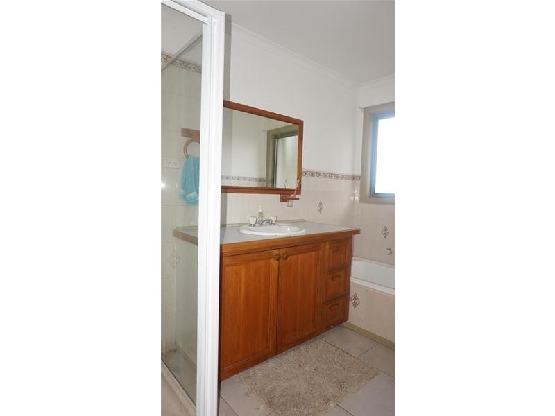 43 White Crescent, Loch Sport VIC 3851