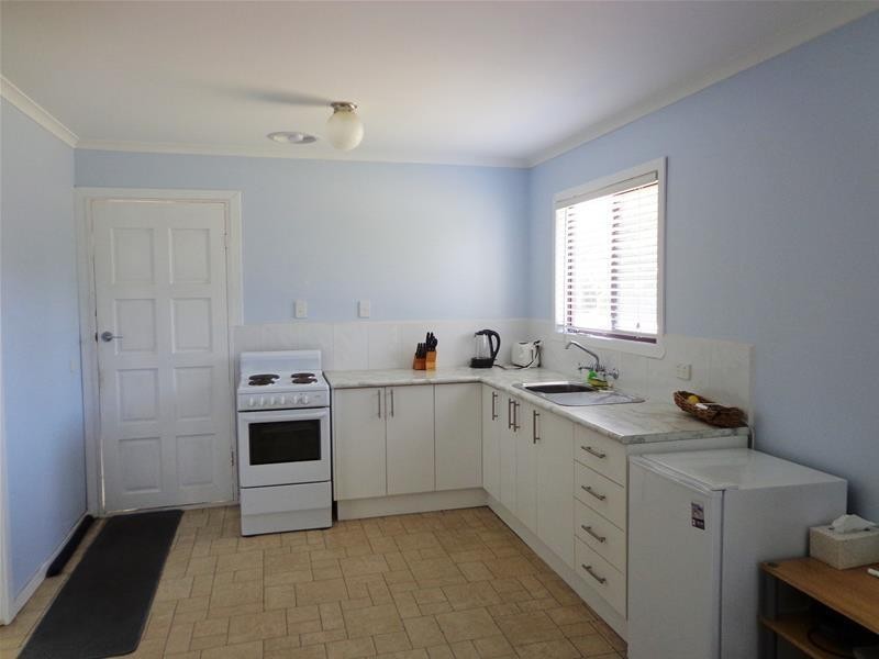 2 Cove Street, Loch Sport VIC 3851