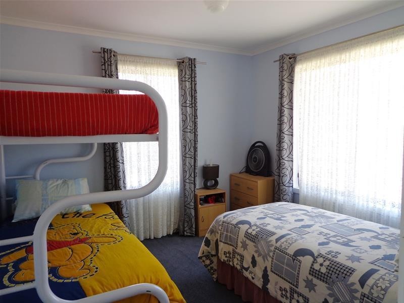 2 Cove Street, Loch Sport VIC 3851