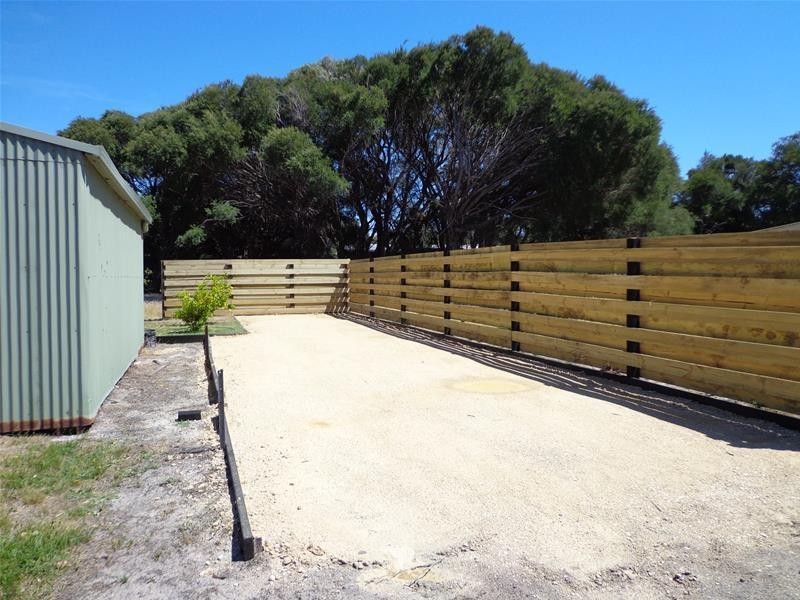 2 Cove Street, Loch Sport VIC 3851