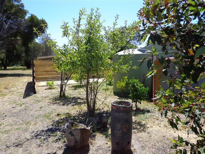 2 Cove Street, Loch Sport VIC 3851