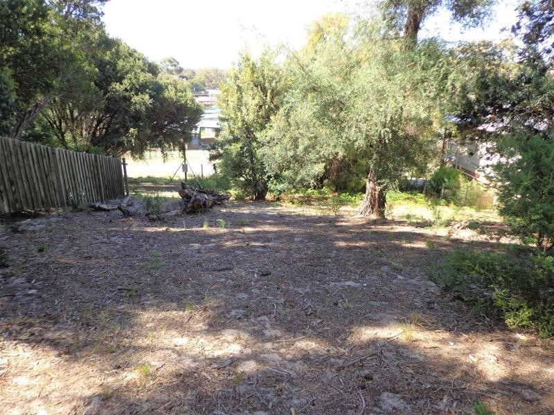 129 Toorak Avenue, Loch Sport VIC 3851