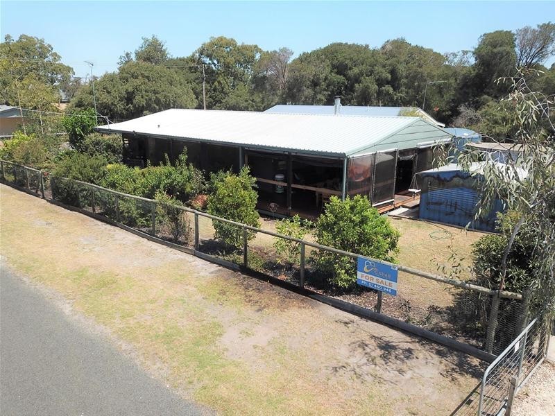 289 National Park Road, Loch Sport VIC 3851