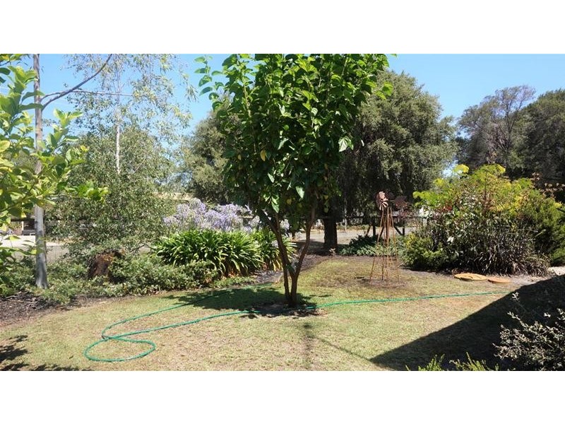 289 National Park Road, Loch Sport VIC 3851