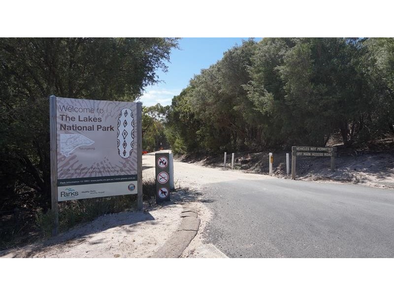 359 National Park Road, Loch Sport VIC 3851