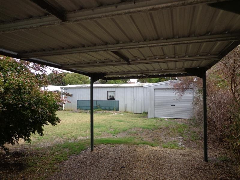 6 Kangaroo Street, Loch Sport VIC 3851