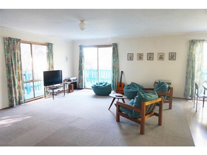 6 Goodlett Avenue, Loch Sport VIC 3851