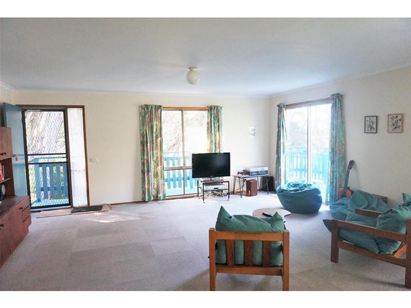 6 Goodlett Avenue, Loch Sport VIC 3851