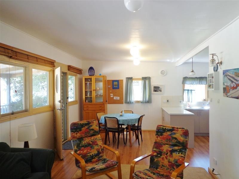 6 Bluff Drive, Loch Sport VIC 3851