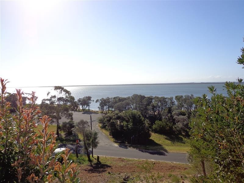 19 Seagull Drive, Loch Sport VIC 3851