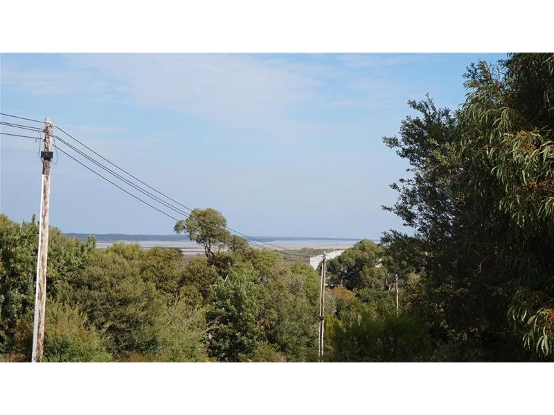 34 White Crescent, Loch Sport VIC 3851