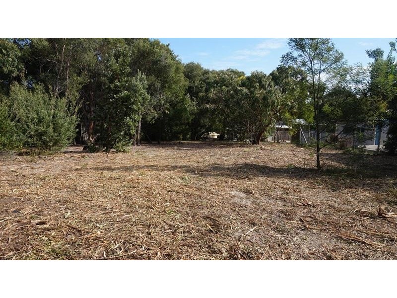 34 White Crescent, Loch Sport VIC 3851
