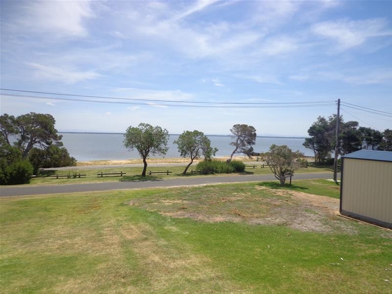 52 Victoria Parade, Loch Sport VIC 3851