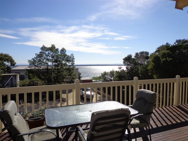 187 National Park Road, Loch Sport VIC 3851