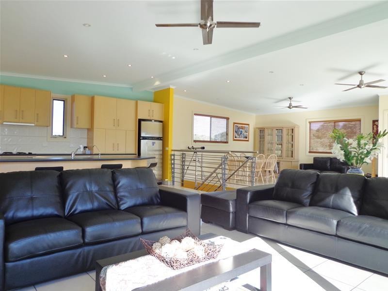 187 National Park Road, Loch Sport VIC 3851