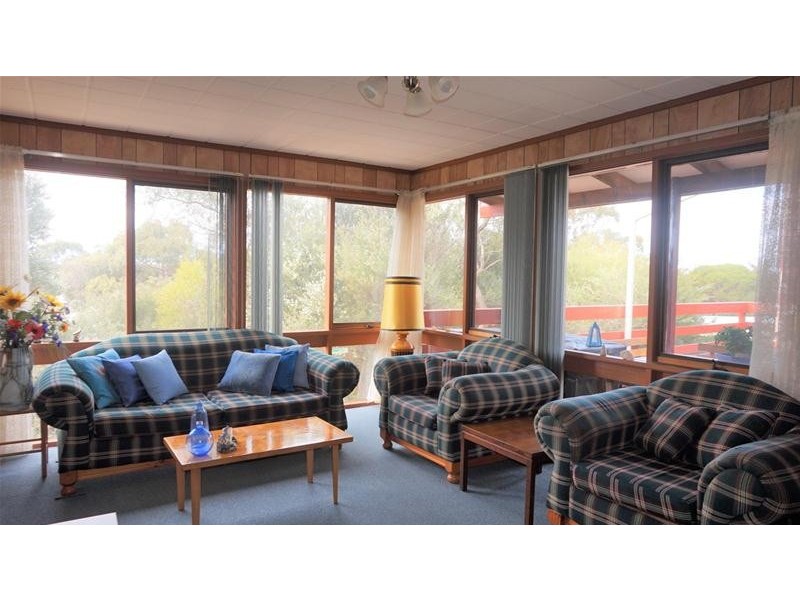 41 Camerons Road, Loch Sport VIC 3851