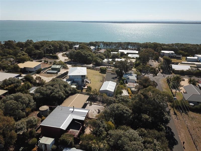 41 Camerons Road, Loch Sport VIC 3851