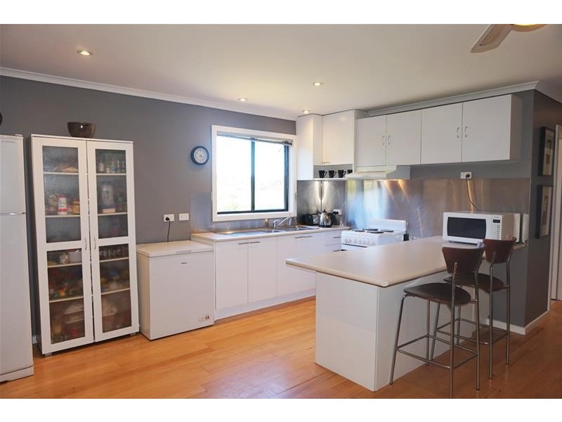 218 National Park Road, Loch Sport VIC 3851