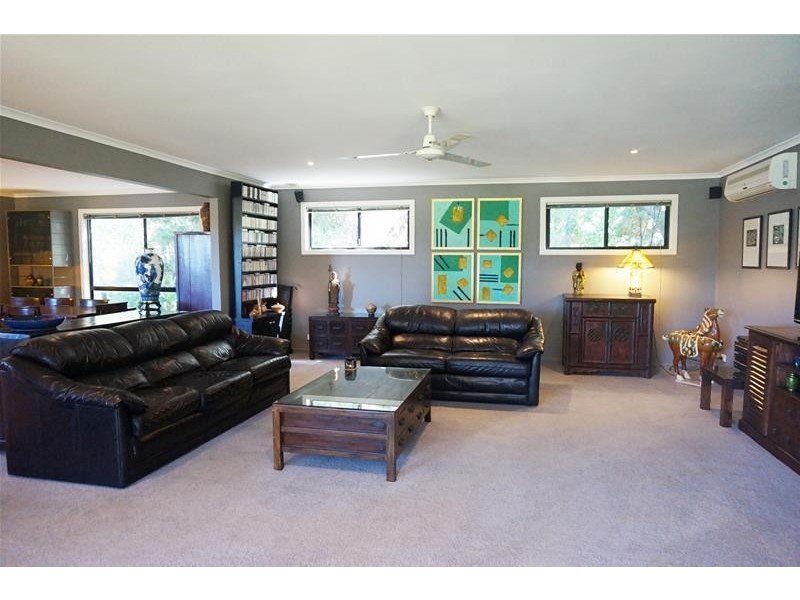 218 National Park Road, Loch Sport VIC 3851