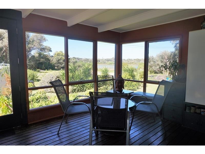 218 National Park Road, Loch Sport VIC 3851