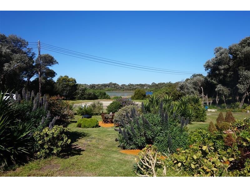 218 National Park Road, Loch Sport VIC 3851
