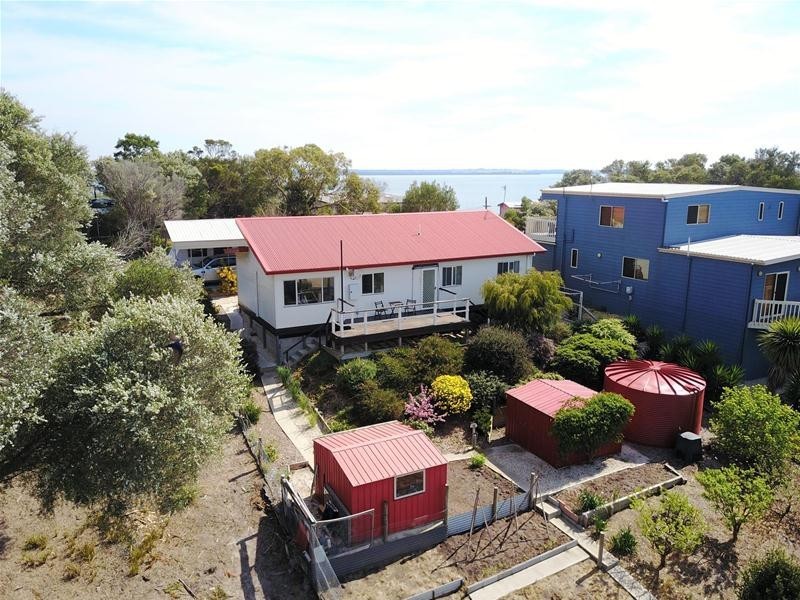 185 National Park Road, Loch Sport VIC 3851