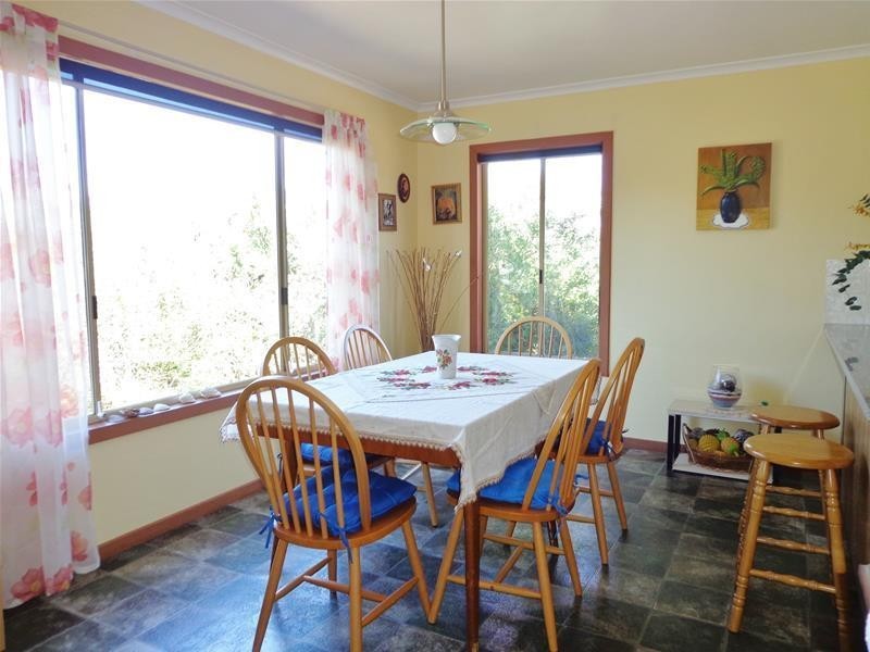 7 White Crescent, Loch Sport VIC 3851