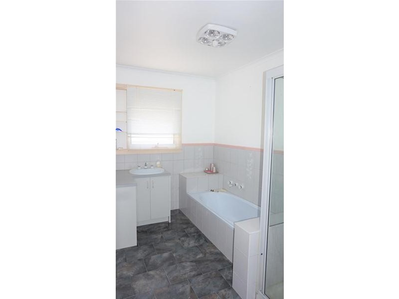 25 Banksia Street, Loch Sport VIC 3851